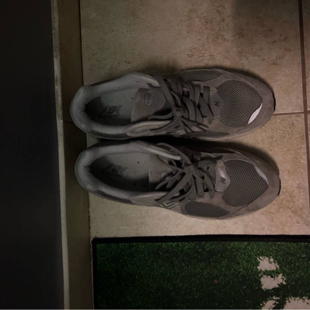 grey new balances
